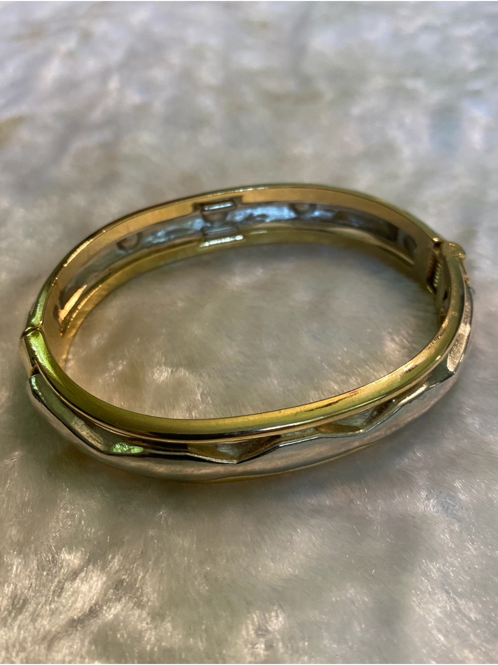 🍀Gold and Silver Two-Tone Hinged Bangle Bracelet